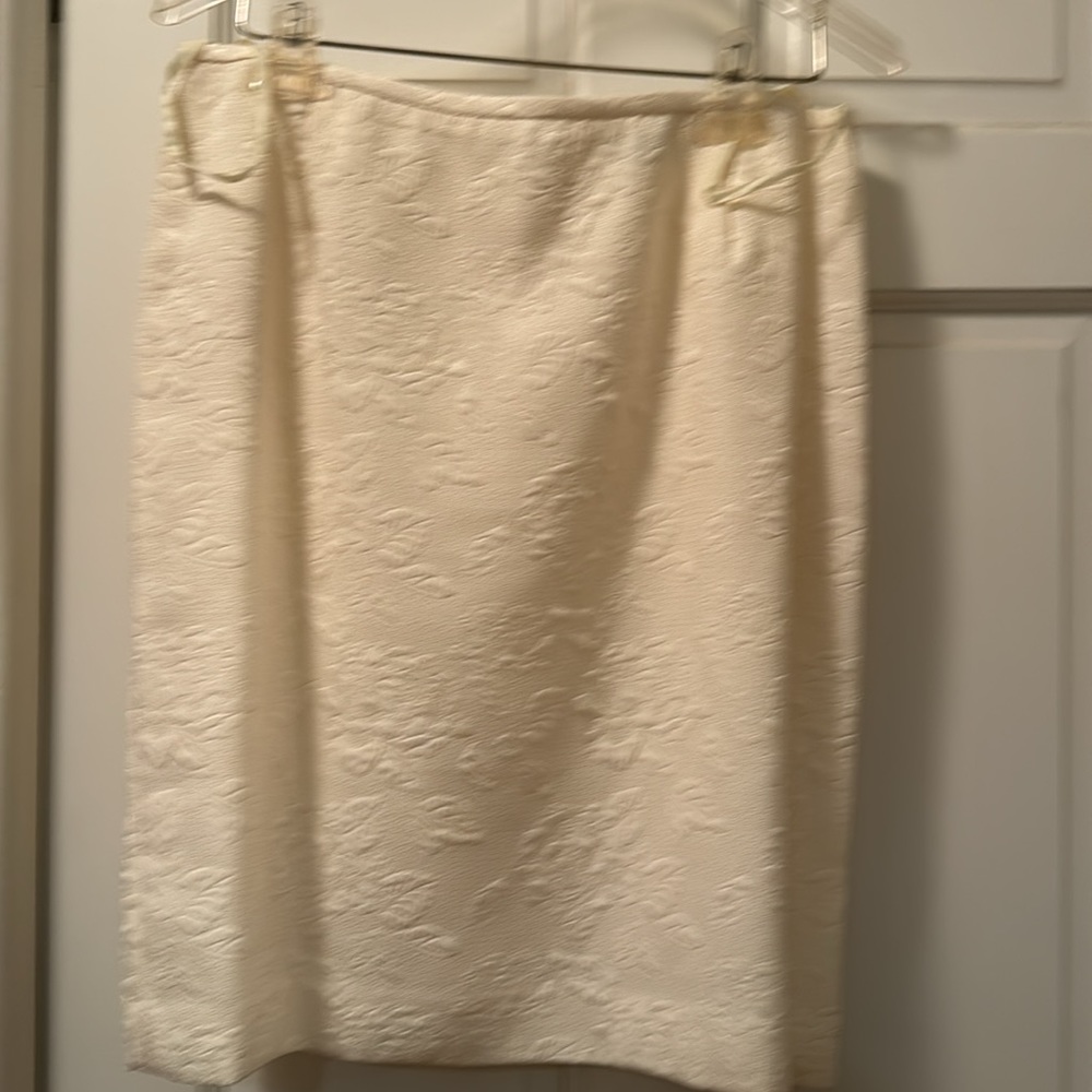 Suit - Picture 3 of 5